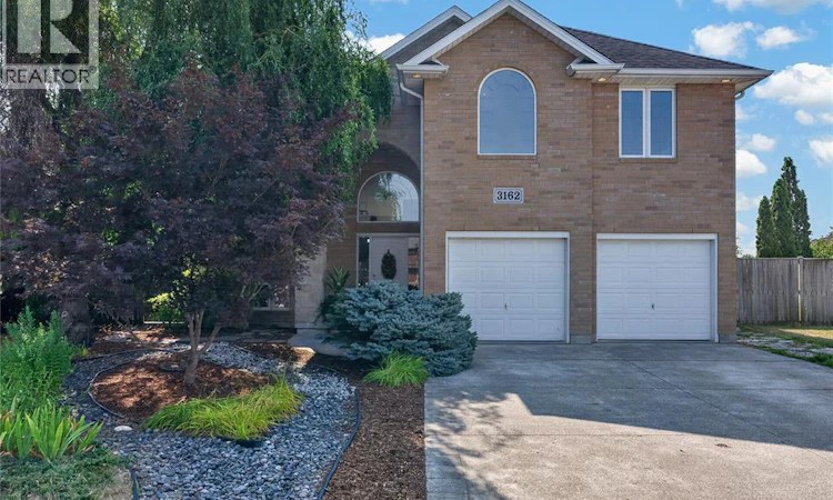 3162 Leisure Crescent