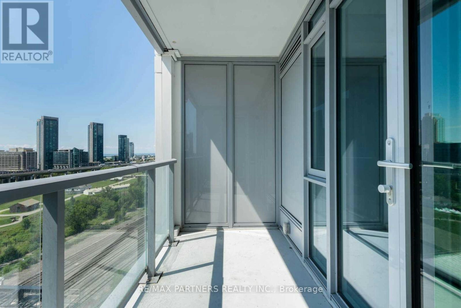 1403 27 Bathurst Street W, Toronto, ON, M5V 2P1 - 6