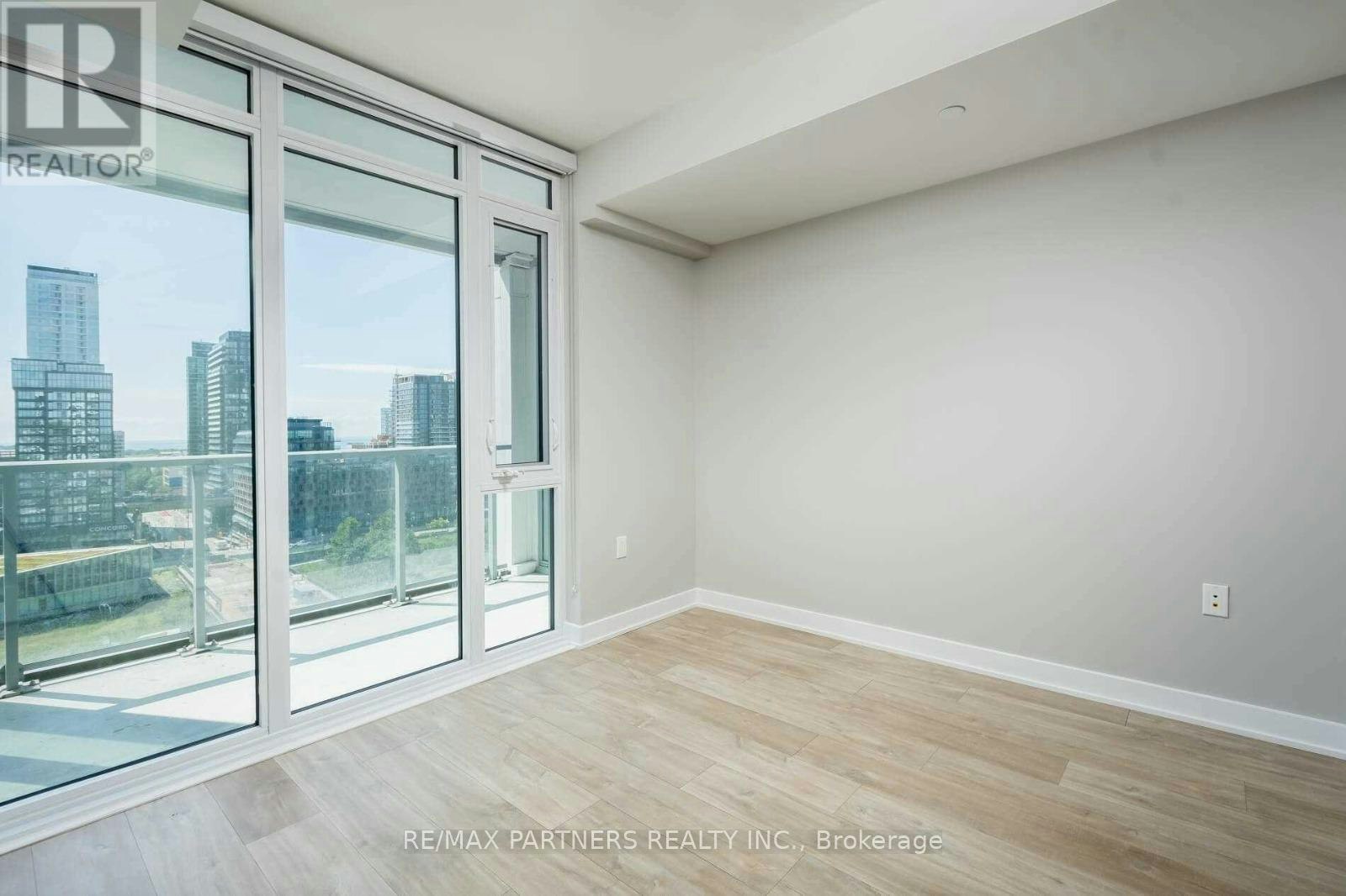 1403 27 Bathurst Street W, Toronto, ON, M5V 2P1 - 3