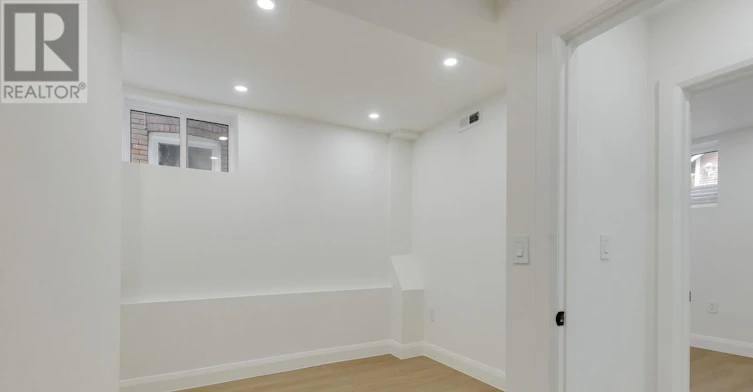 C-225 Gainsborough Road, Toronto, ON, M4L 3C7 - 19