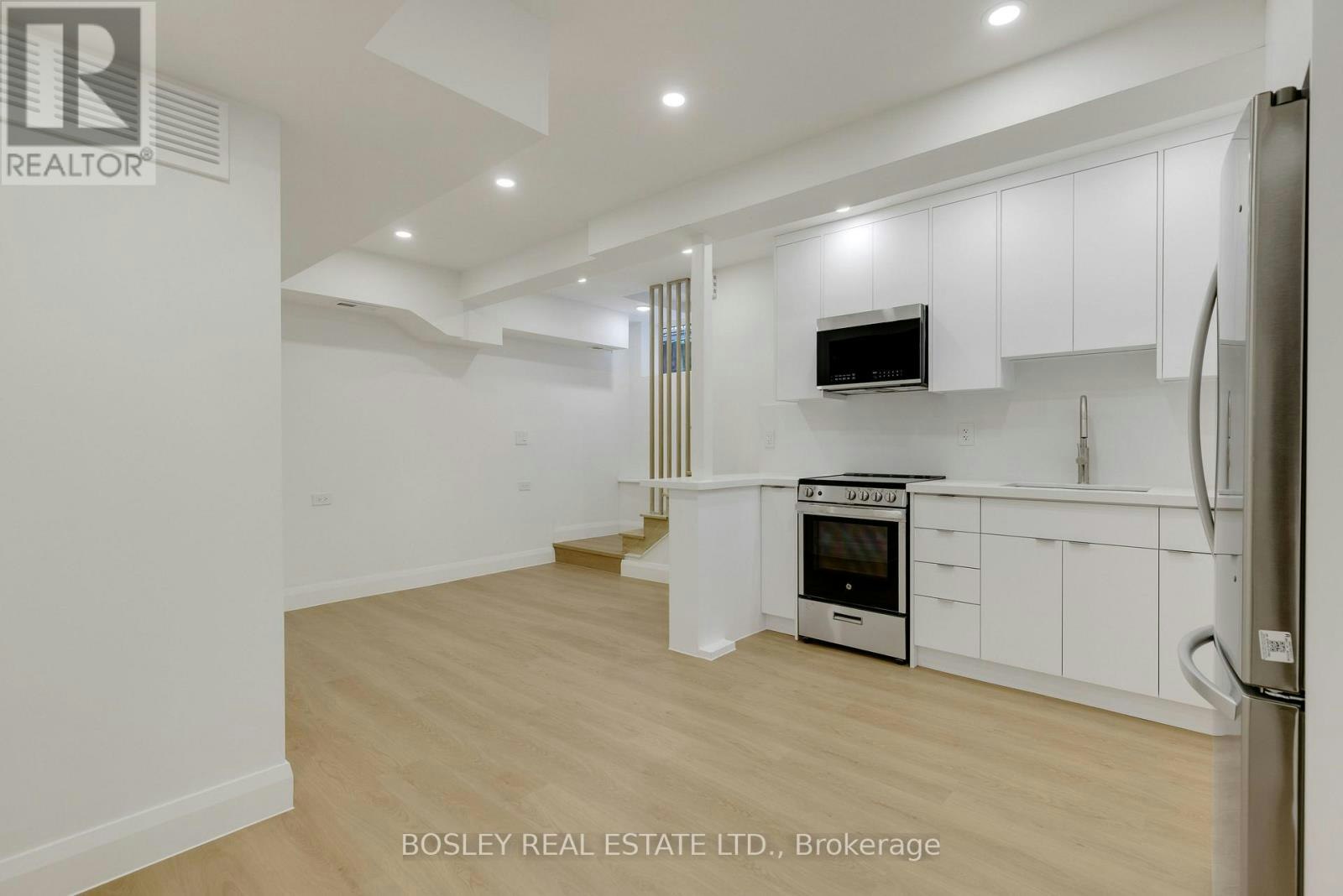 C-225 Gainsborough Road, Toronto, ON, M4L 3C7 - 25