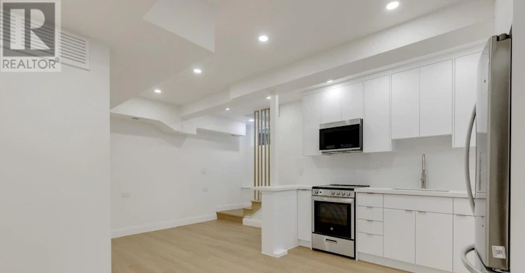 C-225 Gainsborough Road, Toronto, ON, M4L 3C7 - 25