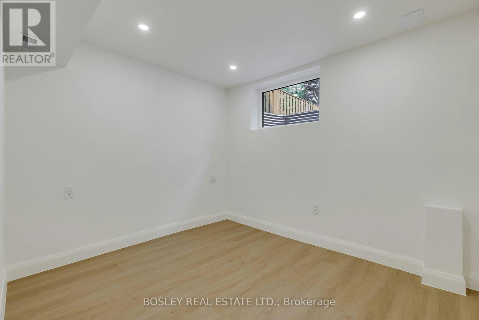 C-225 Gainsborough Road, Toronto, ON, M4L 3C7 - 15