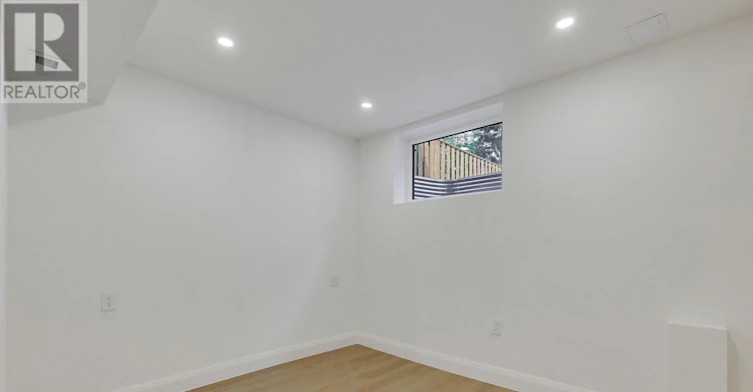 C-225 Gainsborough Road, Toronto, ON, M4L 3C7 - 15