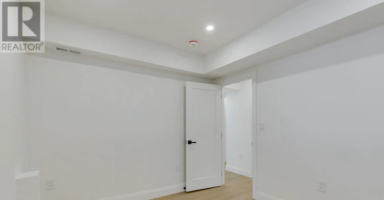 C-225 Gainsborough Road, Toronto, ON, M4L 3C7 - 17