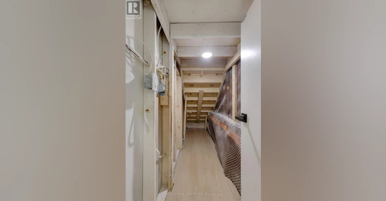 C-225 Gainsborough Road, Toronto, ON, M4L 3C7 - 23