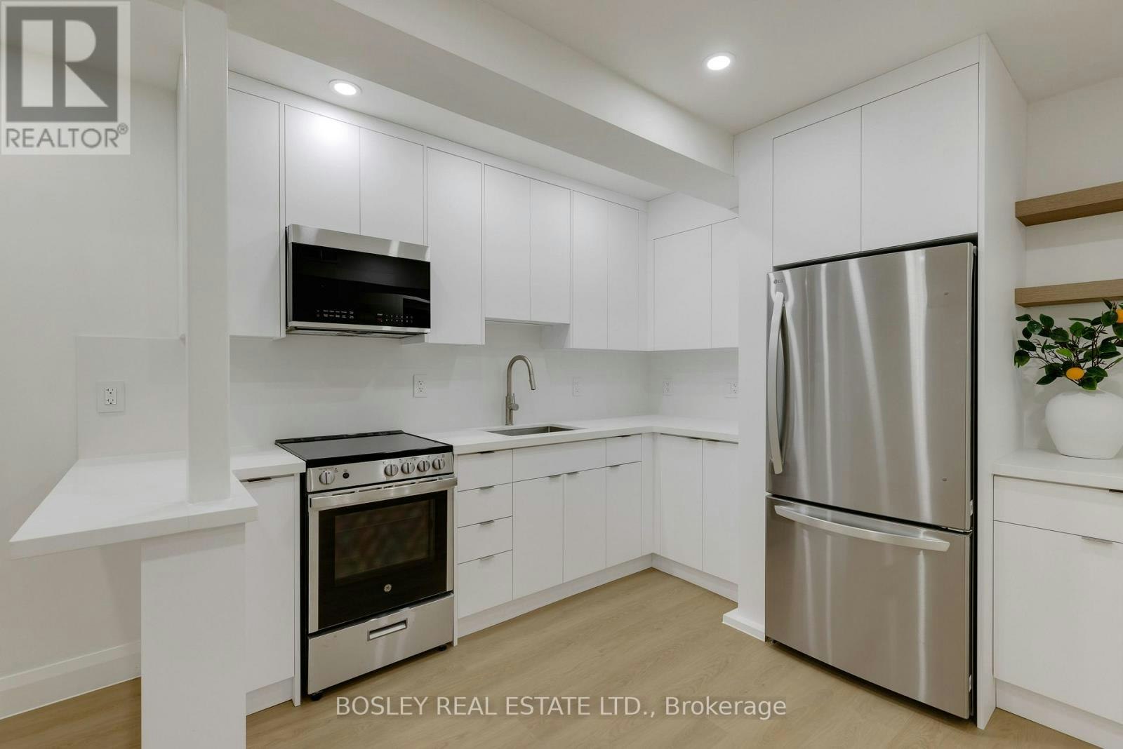 C-225 Gainsborough Road, Toronto, ON, M4L 3C7 - 9