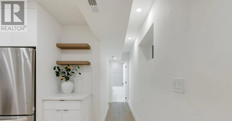 C-225 Gainsborough Road, Toronto, ON, M4L 3C7 - 13
