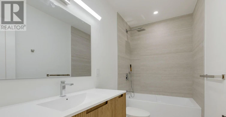 C-225 Gainsborough Road, Toronto, ON, M4L 3C7 - 24