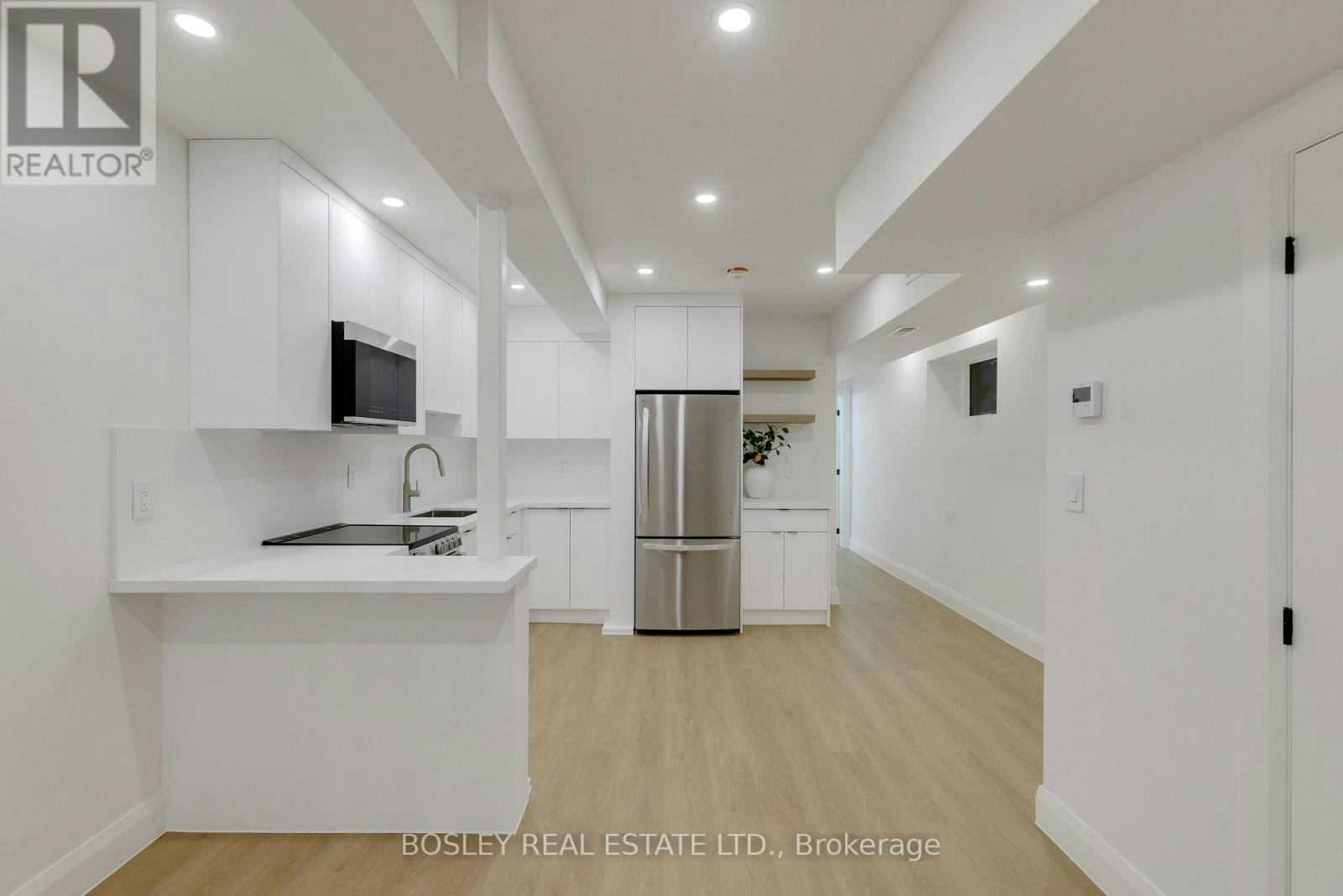 C-225 Gainsborough Road, Toronto, ON, M4L 3C7 - 8