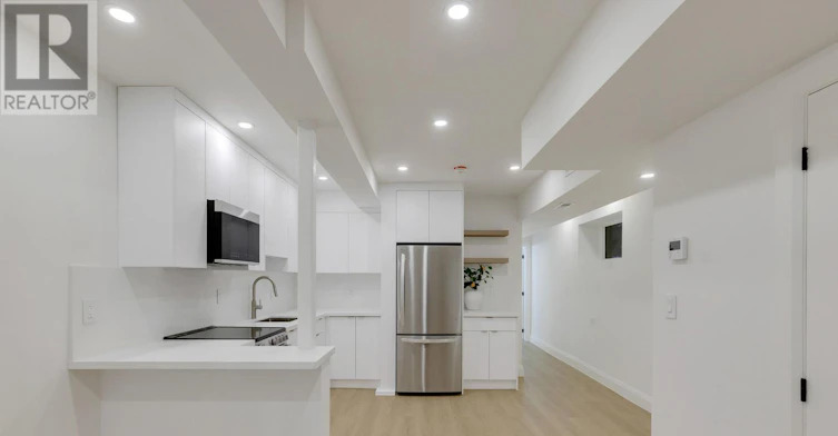 C-225 Gainsborough Road, Toronto, ON, M4L 3C7 - 8