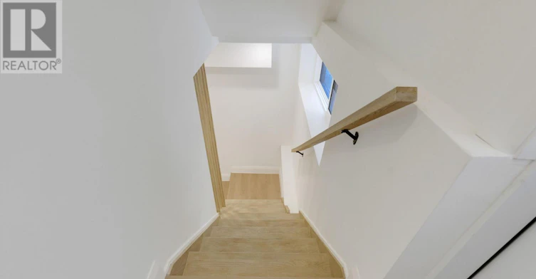 C-225 Gainsborough Road, Toronto, ON, M4L 3C7 - 3