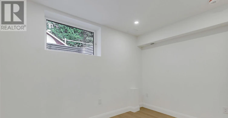 C-225 Gainsborough Road, Toronto, ON, M4L 3C7 - 16