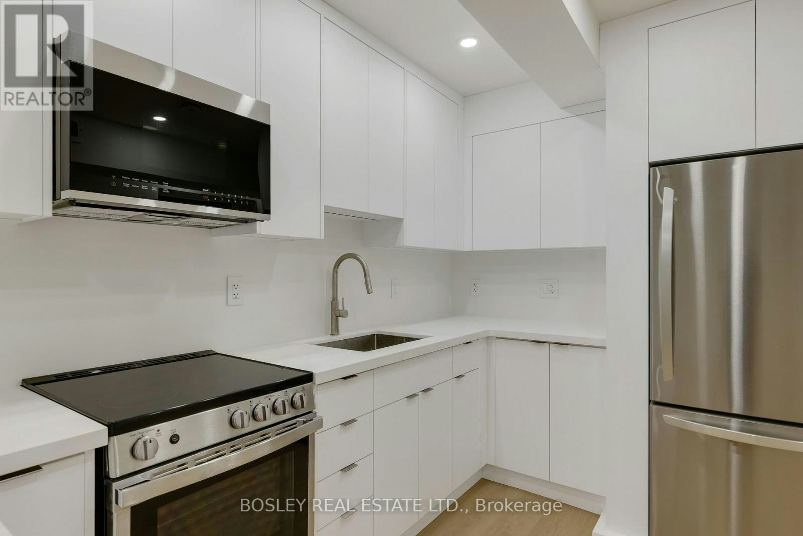 C-225 Gainsborough Road, Toronto, ON, M4L 3C7 - 11