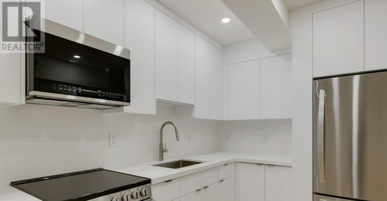 C-225 Gainsborough Road, Toronto, ON, M4L 3C7 - 11