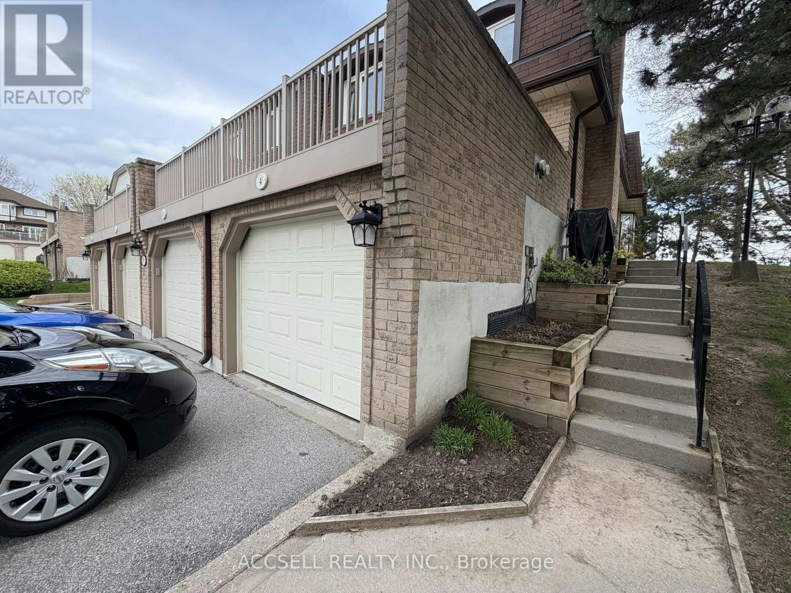 4-1510 Upper Middle Road, Burlington, ON, L7P 4M5