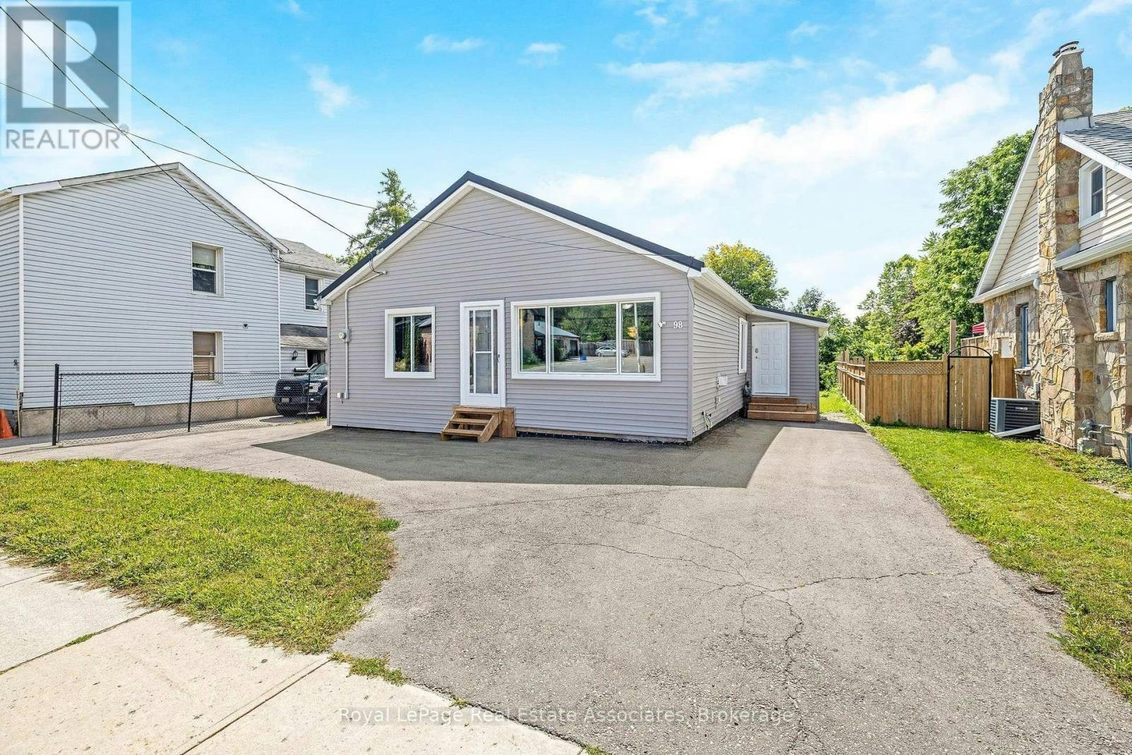 98 Main Street N, Halton Hills, ON, L7J 1W2