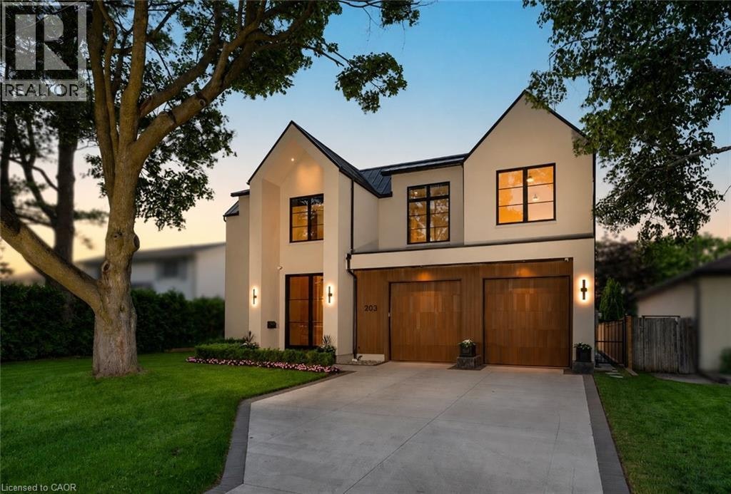 203 Weybourne Road, Oakville, ON, L6K 2T7