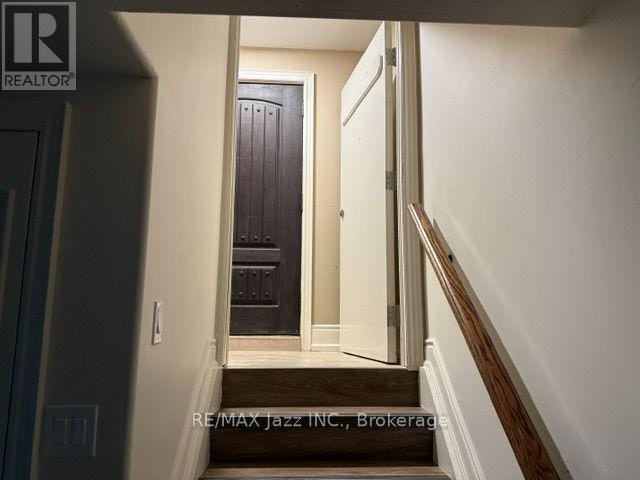 105 Scott Street, Whitby, ON, L1N 3L2