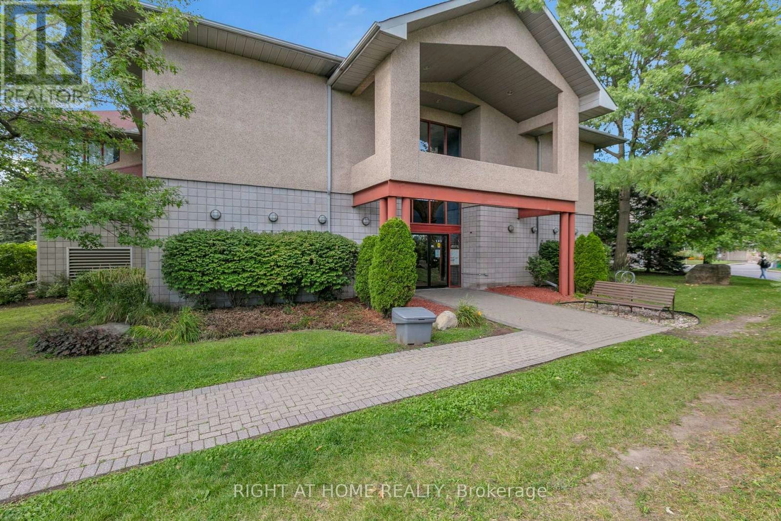 301-280 Brittany Drive, Ottawa, ON, K1K 4M4 - 24