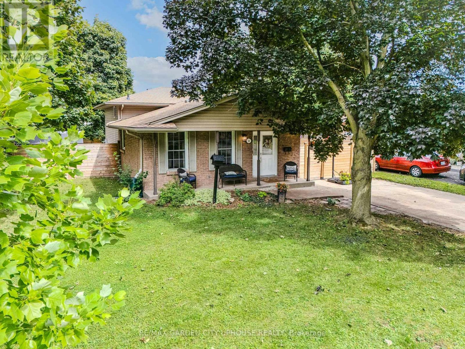 24 Greenmeadow Court, St. Catharines, ON, L2N 6Y8