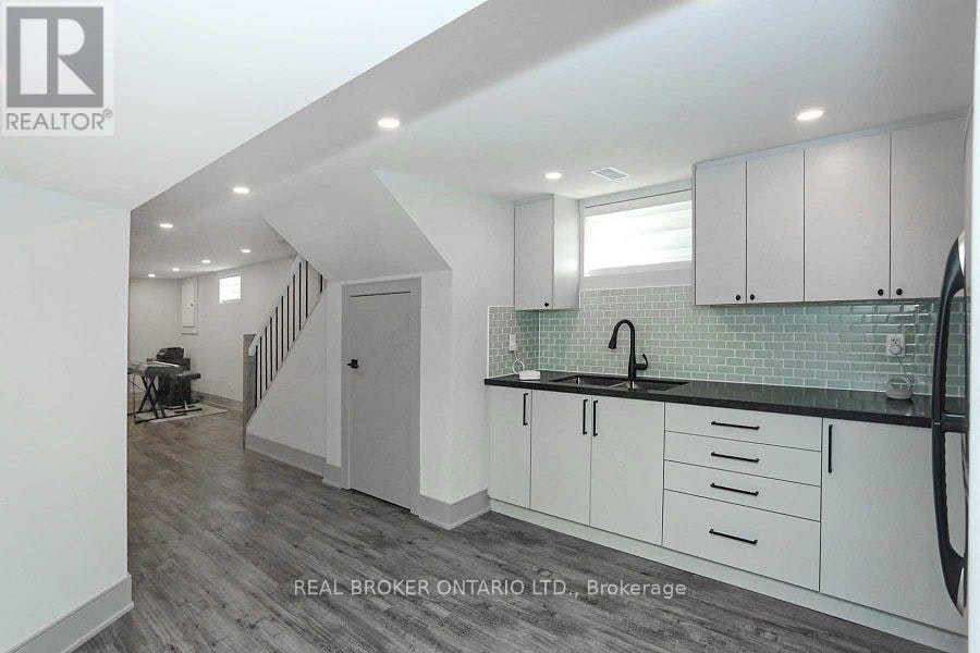 49 Fortrose Crescent, Toronto, ON, M3A 2H2 - 4