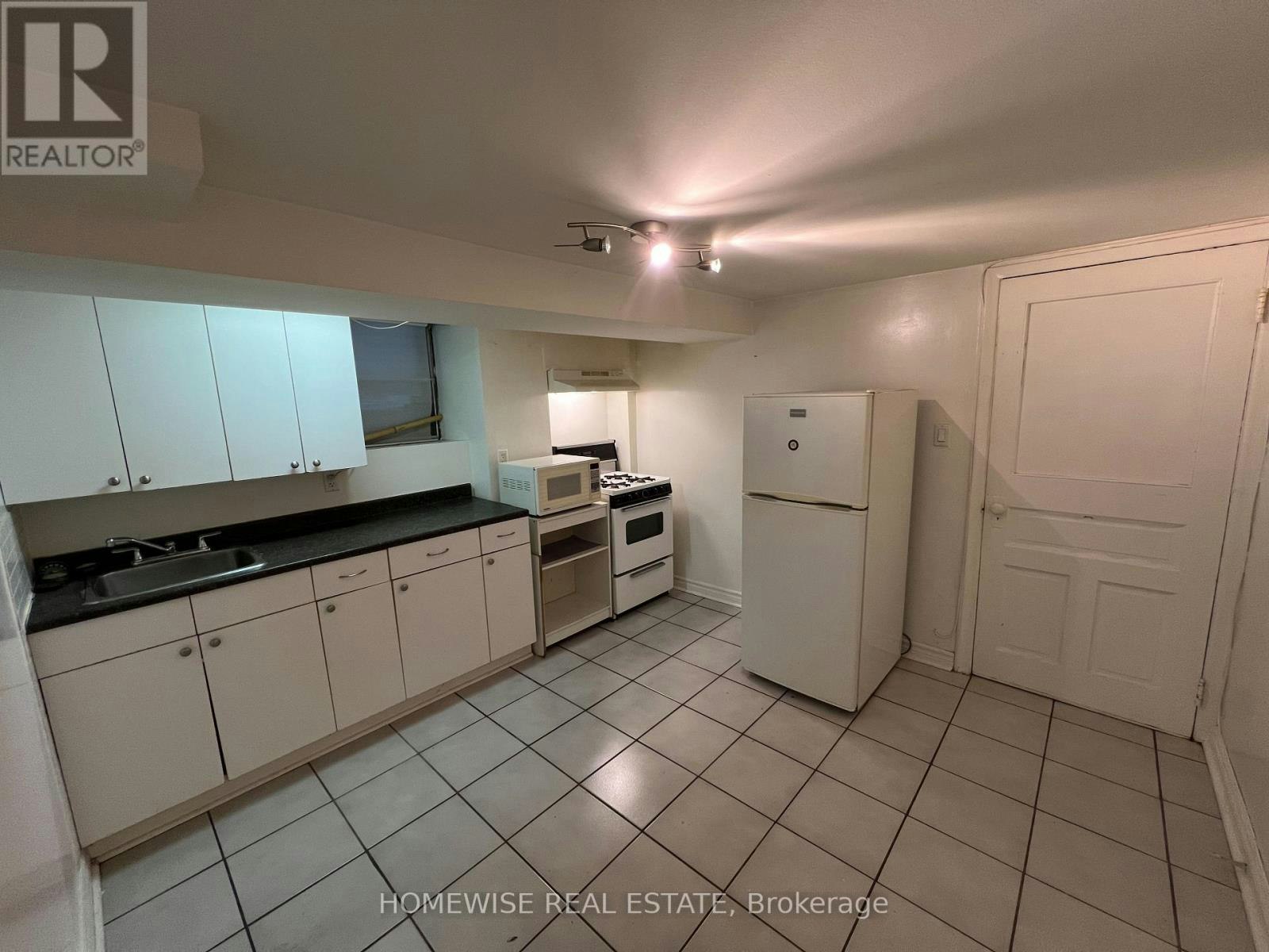 LOWER-261 Ossington Avenue, Toronto, ON, M6J 3A1 - 5