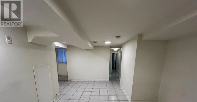 LOWER-261 Ossington Avenue, Toronto, ON, M6J 3A1 - 3
