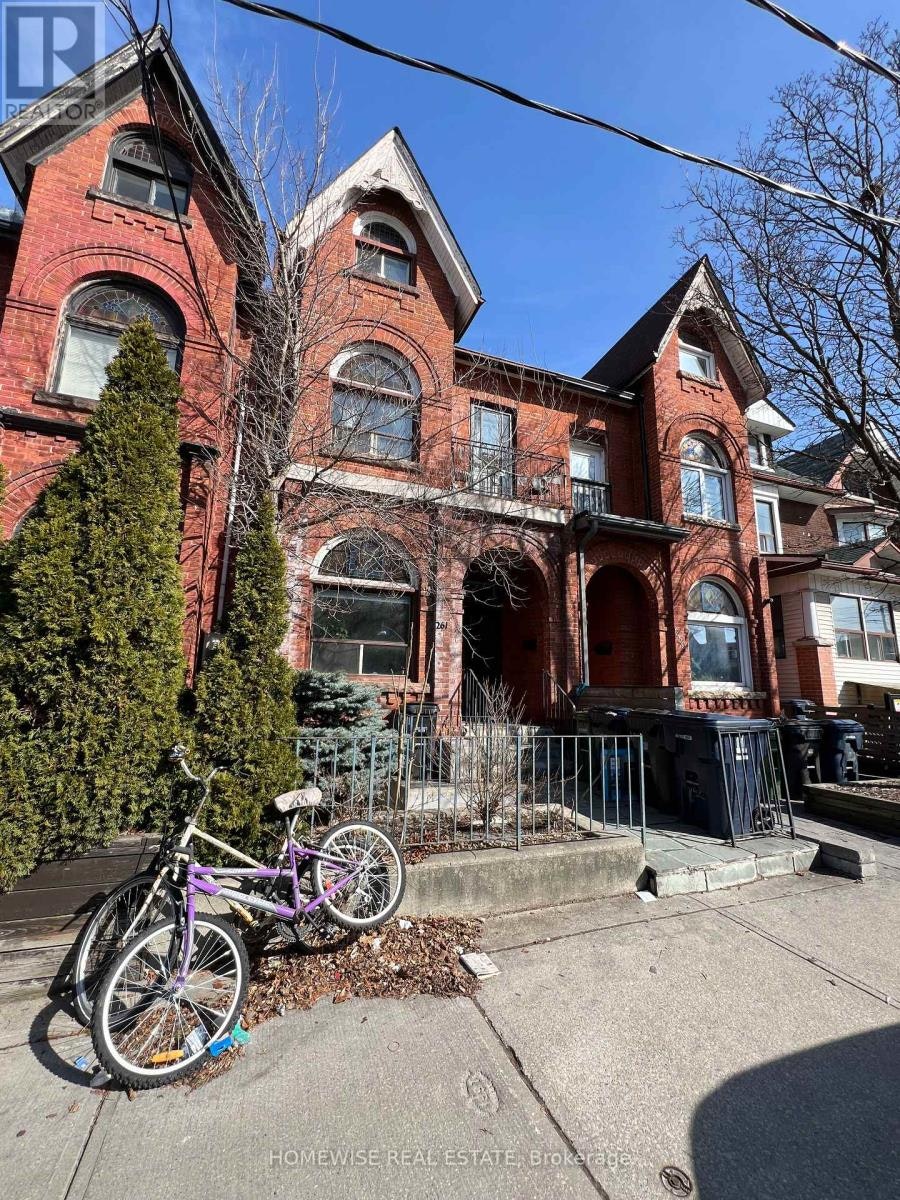 LOWER-261 Ossington Avenue, Toronto, ON, M6J 3A1