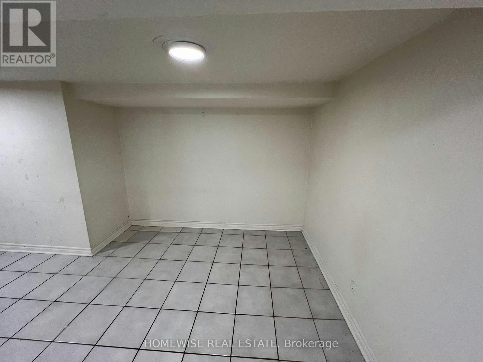 LOWER-261 Ossington Avenue, Toronto, ON, M6J 3A1 - 2