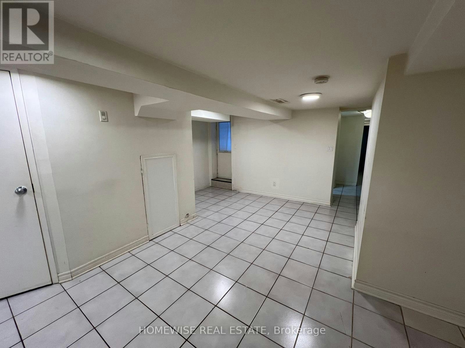 LOWER-261 Ossington Avenue, Toronto, ON, M6J 3A1 - 4