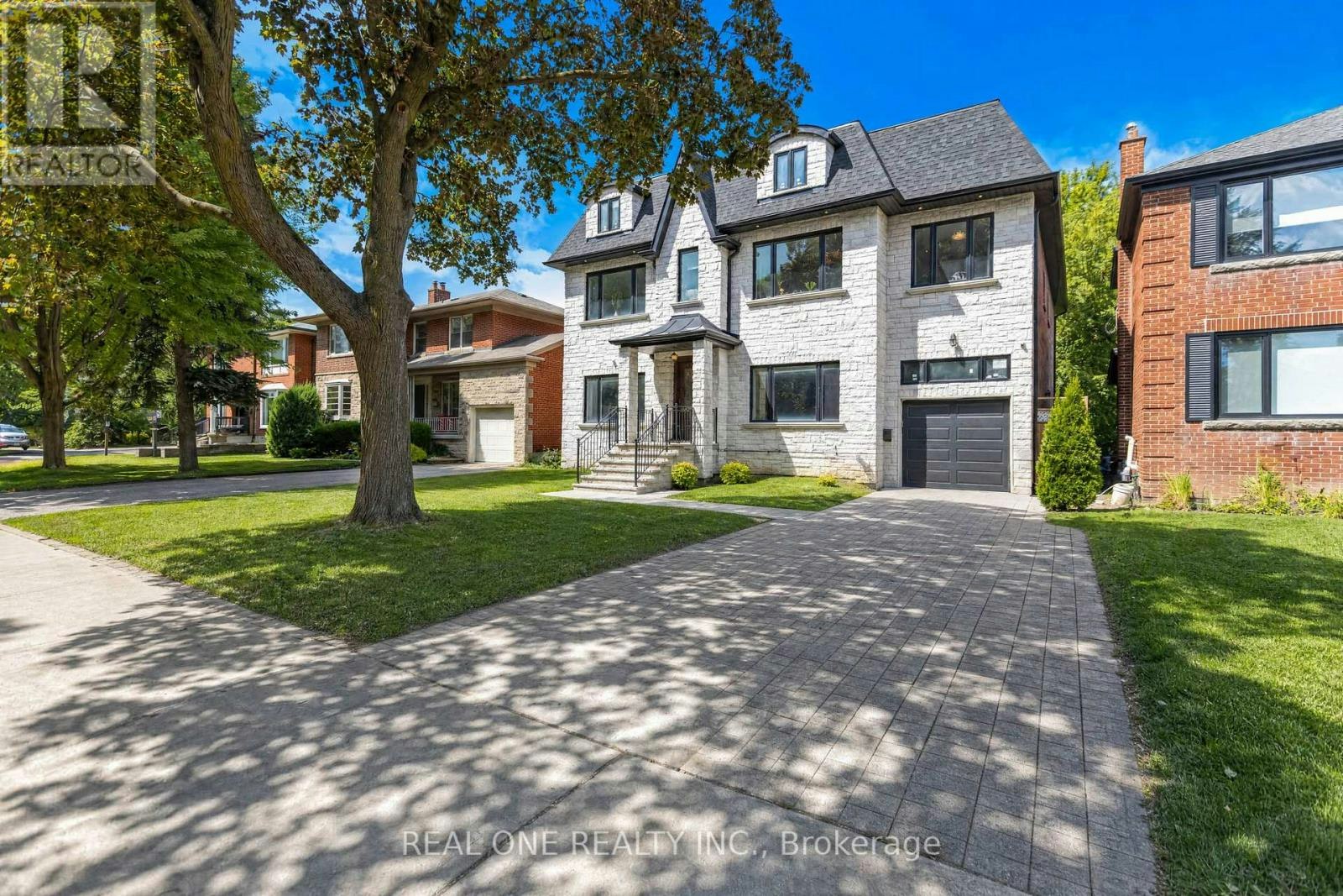 100 Ridelle Avenue, Toronto, ON, M6B 1J6