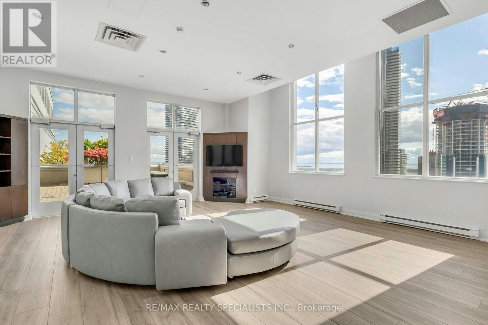 813-25 The Esplanade, Toronto, ON, M5E 1W5 - 25