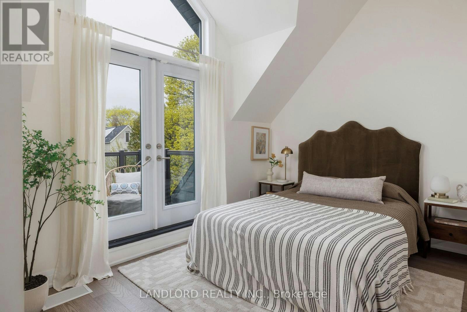 2-175 Jones Avenue, Toronto, ON, M4M 3A2 - 14