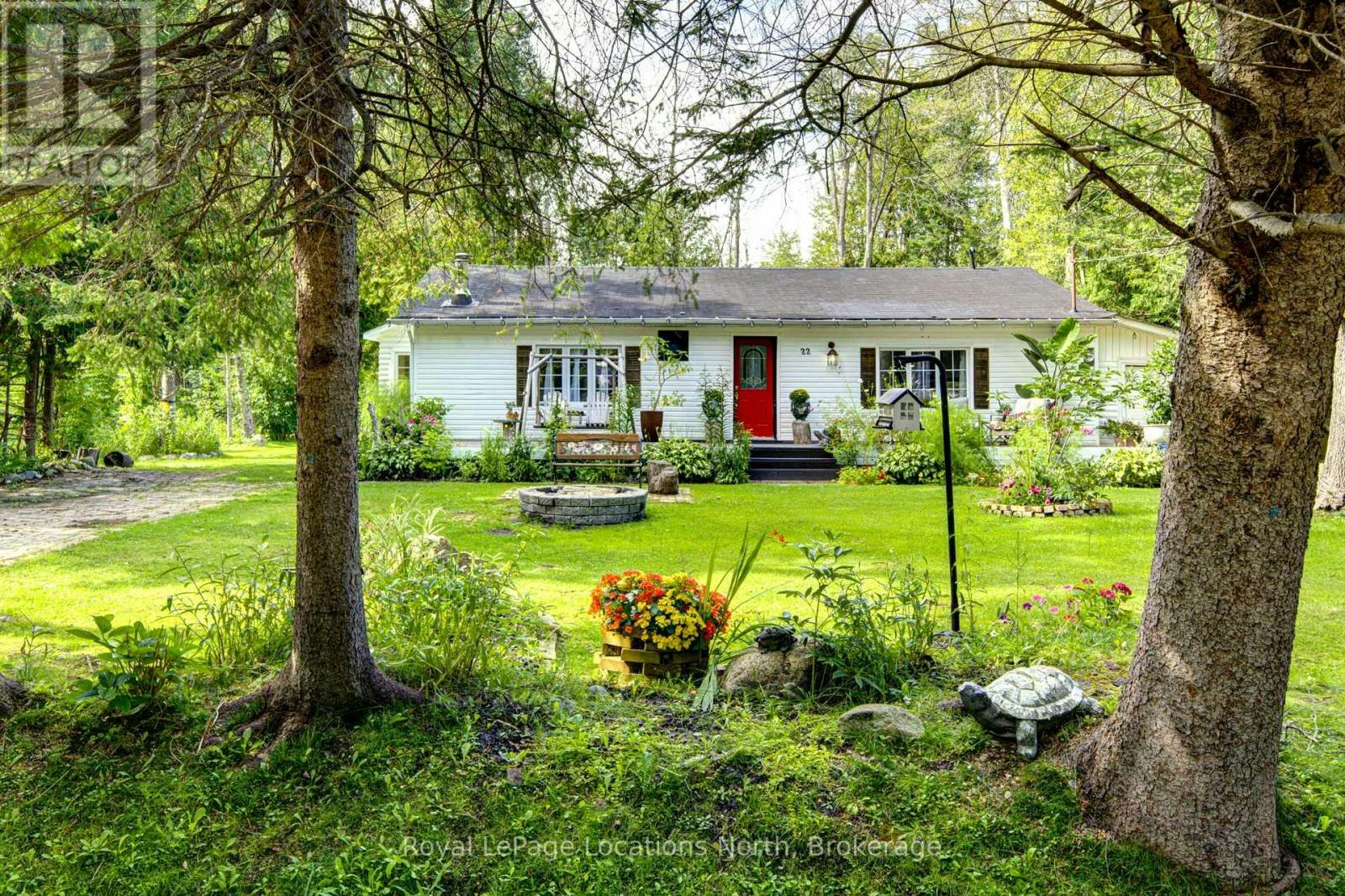 22 Balsam Street, Tiny, ON, L0L 1P1