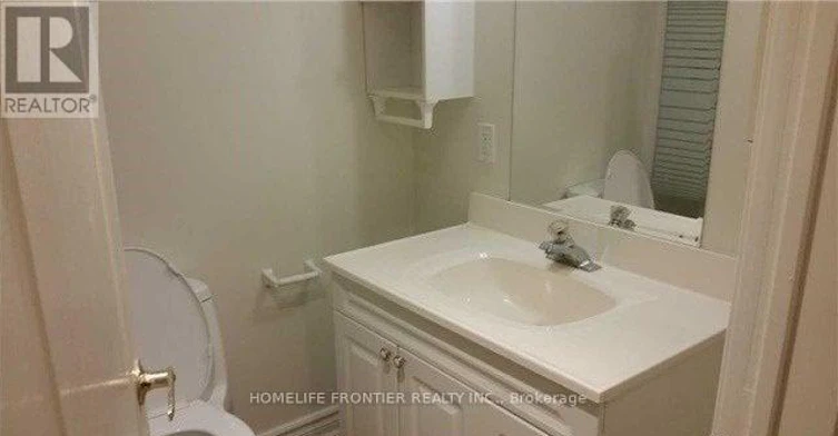 144 Shaftsbury Avenue, Richmond Hill, ON, L4C 0G2 - 3