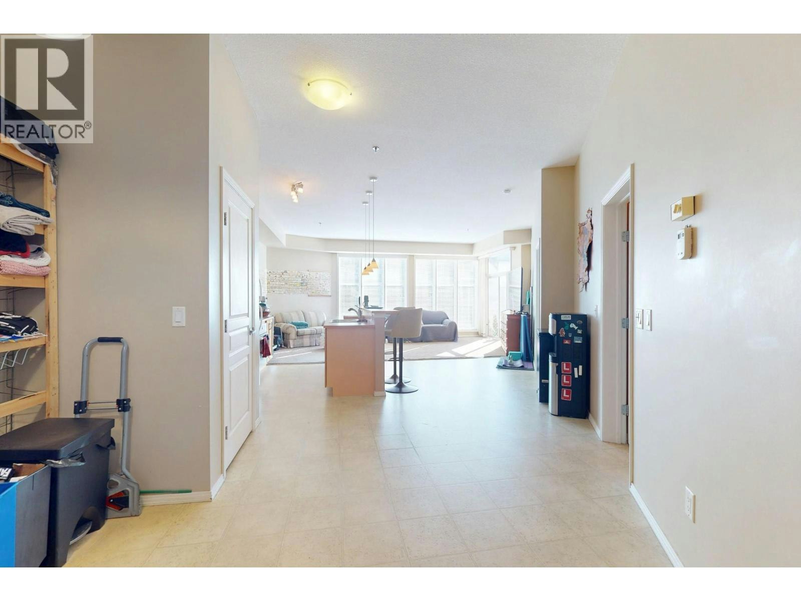 212-1327 St Paul Street - 4