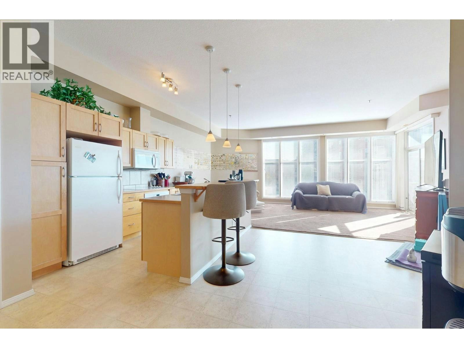 212-1327 St Paul Street - 5