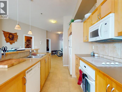 212-1327 St Paul Street - 2