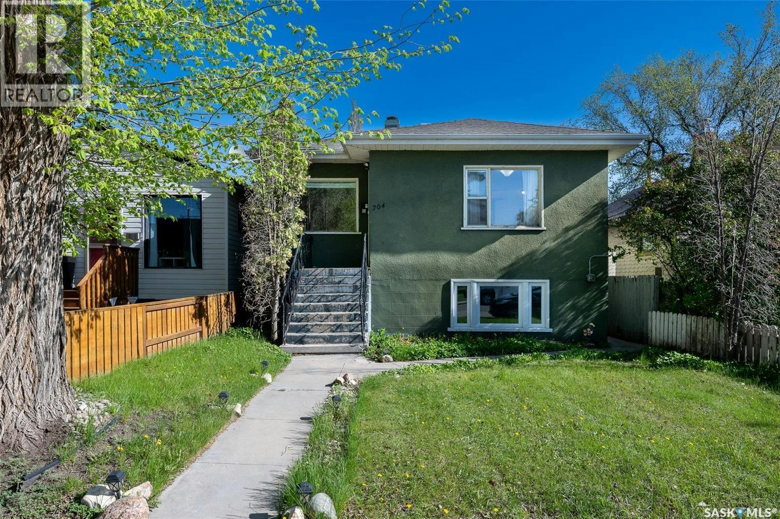 204 25th Street W, Saskatoon, SK, S7L 0C4