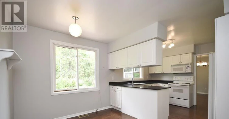 14 Whippoorwill Drive, Ottawa, ON, K1J 7J2 - 6