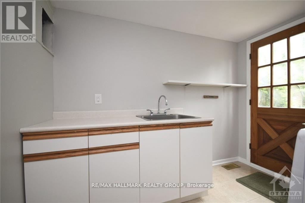 14 Whippoorwill Drive, Ottawa, ON, K1J 7J2 - 17
