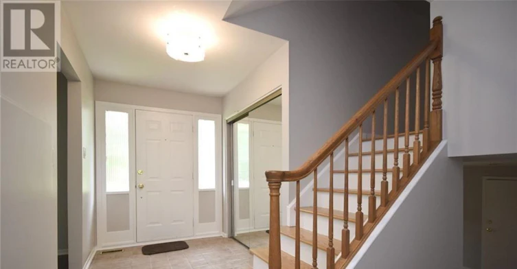 14 Whippoorwill Drive, Ottawa, ON, K1J 7J2 - 3