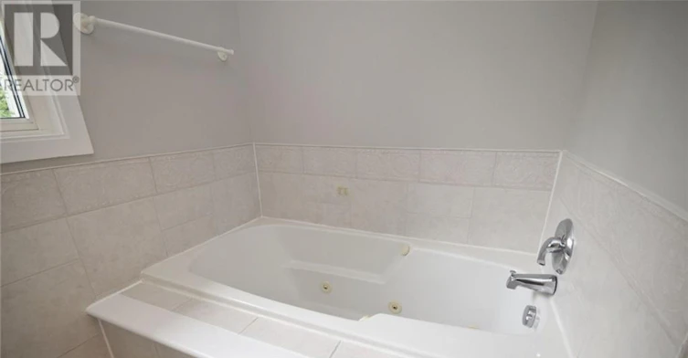 14 Whippoorwill Drive, Ottawa, ON, K1J 7J2 - 11