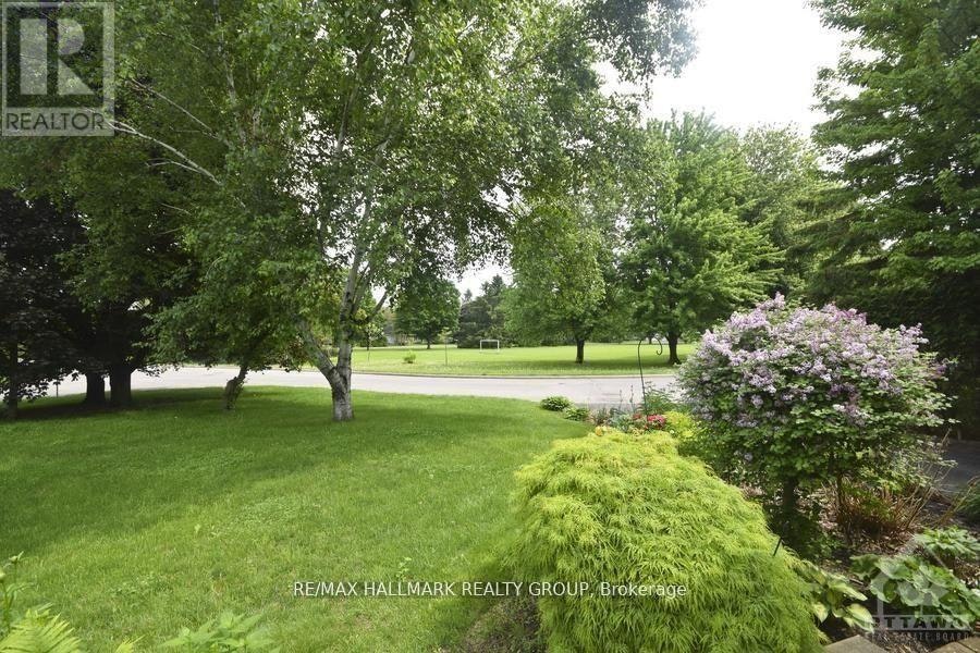 14 Whippoorwill Drive, Ottawa, ON, K1J 7J2 - 23