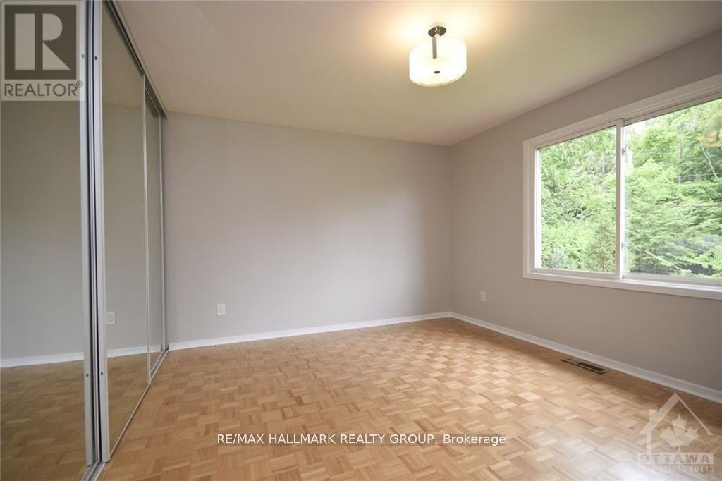 14 Whippoorwill Drive, Ottawa, ON, K1J 7J2 - 9