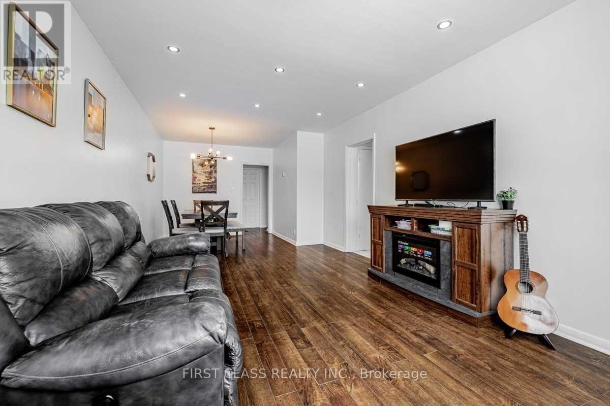 MAIN FL-260 Taylor Mills Drive N, Richmond Hill, ON, L4C 2T7 - 7