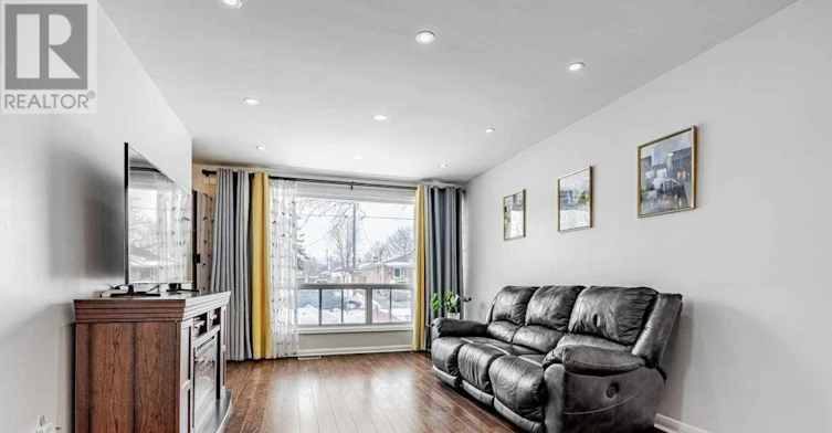 MAIN FL-260 Taylor Mills Drive N, Richmond Hill, ON, L4C 2T7 - 8