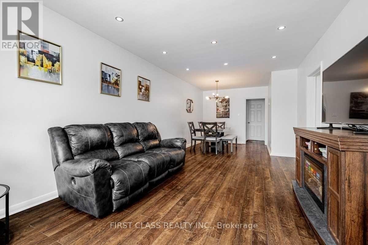 MAIN FL-260 Taylor Mills Drive N, Richmond Hill, ON, L4C 2T7 - 6