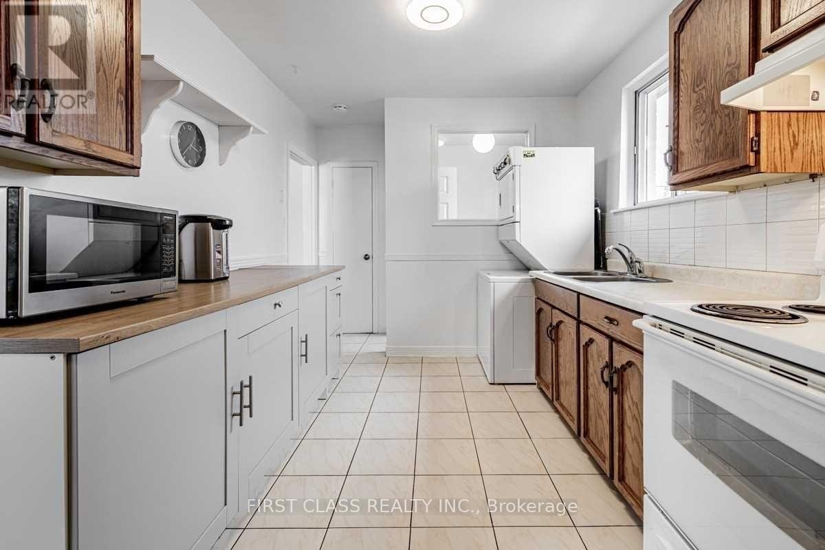 MAIN FL-260 Taylor Mills Drive N, Richmond Hill, ON, L4C 2T7 - 4